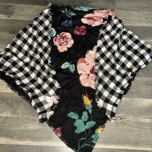 CANDIE'S Women's REVERSIBLE Multi-Color TRIANGLE SCARF Winter PLAID or FLORAL